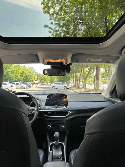 Tracker sotiladi. Продается своя машина Tracker 2 Premier