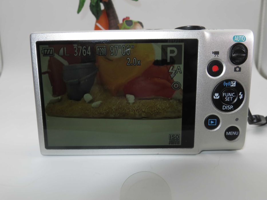 Canon IXUS 125 червен компактен цифров фотоапарат FULL-HD видео, 16 мегапиксела, 5х оптичен зум, дигитална камера уникално състояние като НОВА