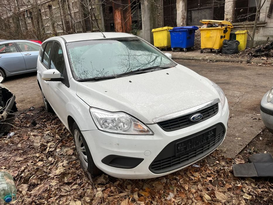 Dezmembrez Ford Focus 2 facelift alb break 1,6 TDCI 2009