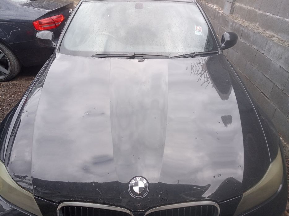 Vând capota e90 LCI