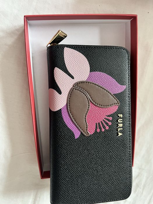 чисто нов дамски портфейл Фурла