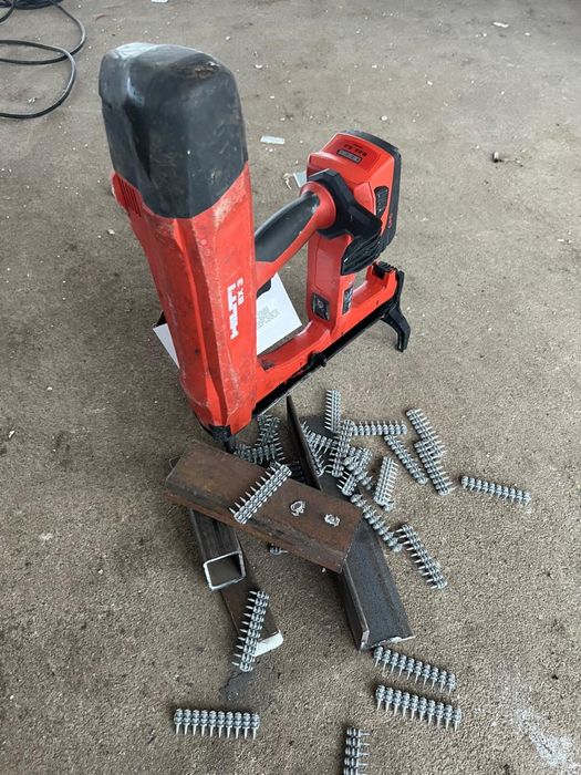 Cuie pistol cu factura