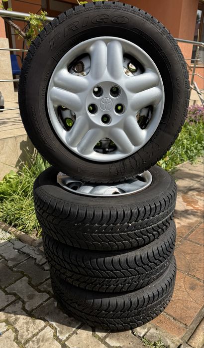 Зимен комллект гуми с железни джанти 15цола за Toyota 5x114.3mm