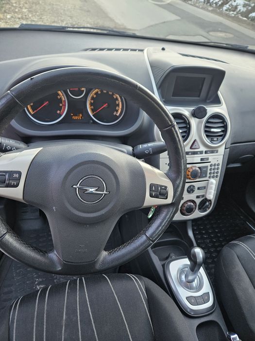 Opel Corsa 1.2 Automat