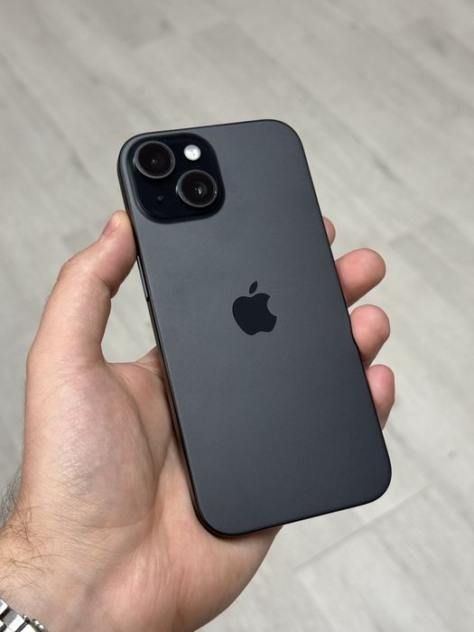 iPhone 15 / 128 GB / Baterie 82% / Negru / MDM