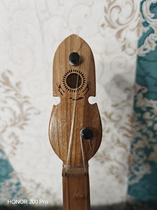 Продам домбру. Домбыра сатамын