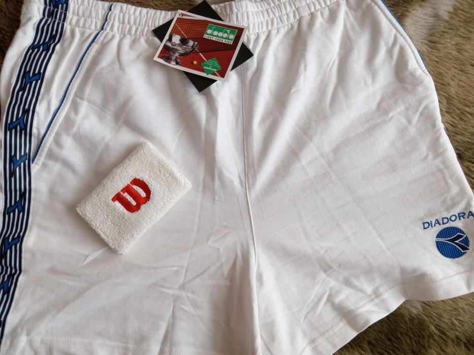 Спортивная теннисная ракетка и комплект