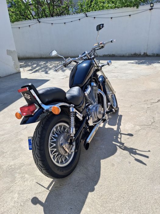 Vând suzuki intruder