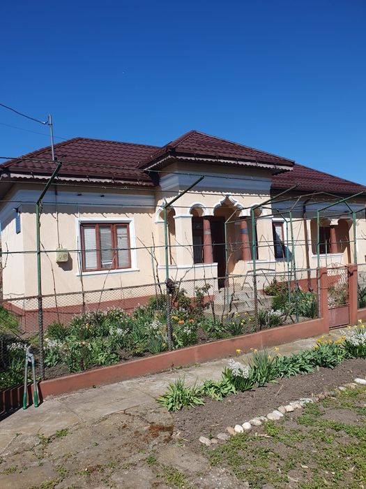 Vând casă în comuna Vișina, jud. Olt