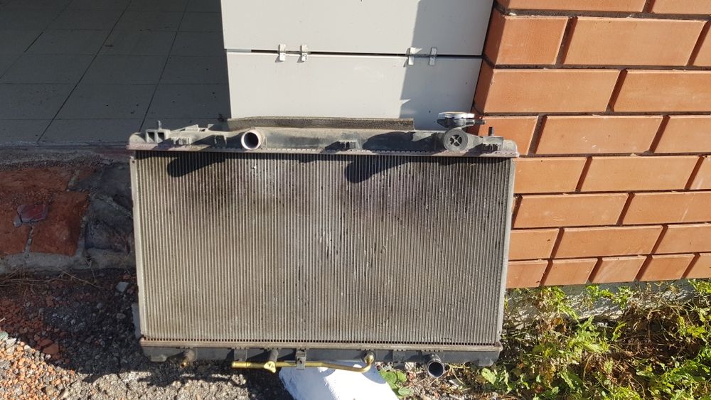 Радиатор от Тойота камри 40