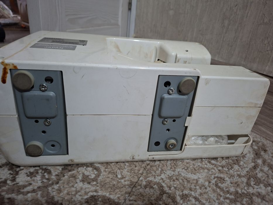 Швейная машинка продам