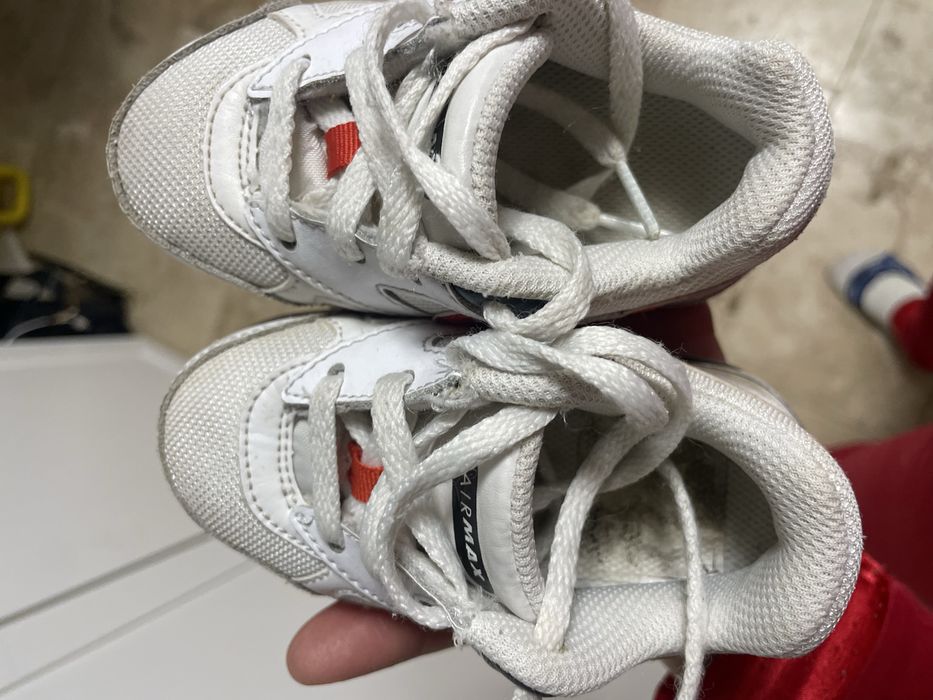 Adidasi Nike air max nr 22