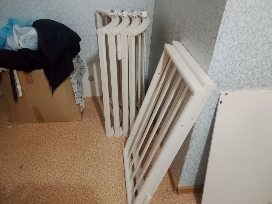 Продам манеж из дерева.