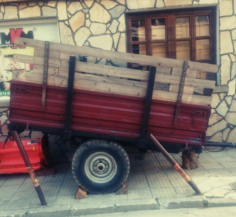 Ремарке за трактор 2 тона