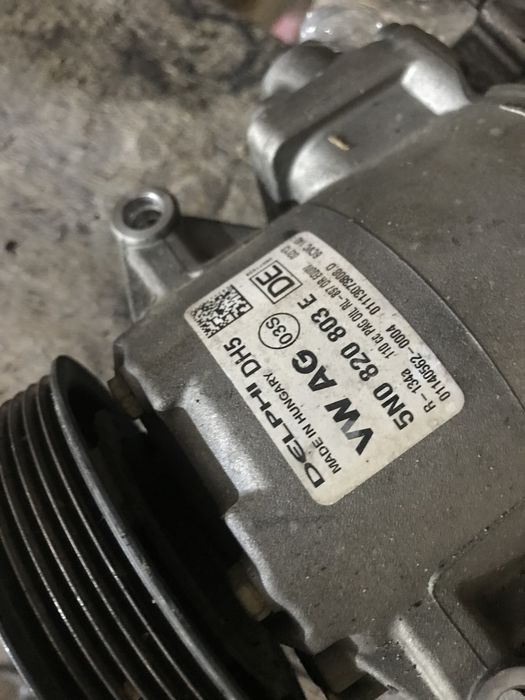 Компресор климатик фолксваген 2.0д 5N0 820 803 E vw 2.0d