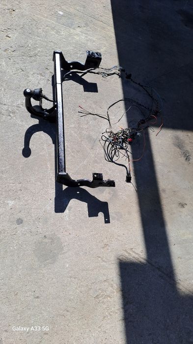 Продавам оригинален теглич за Mazda Demio/ Мазда Демио