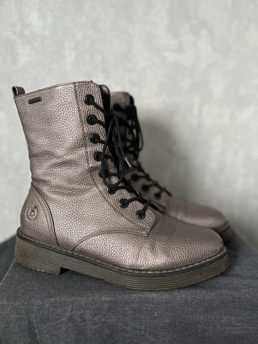 Продам коженные сапоги фирмы Bugatti