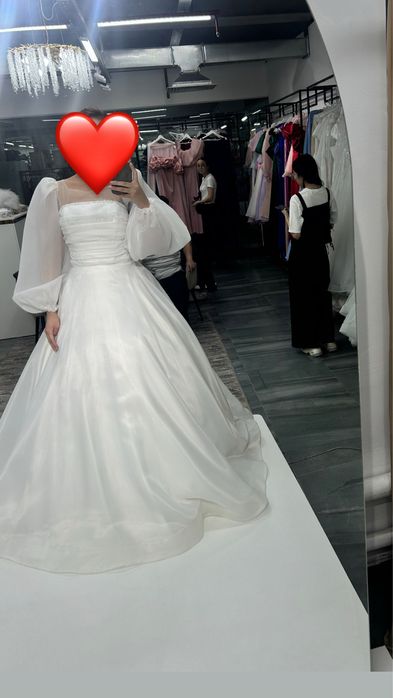 Той көйлегі сатылады