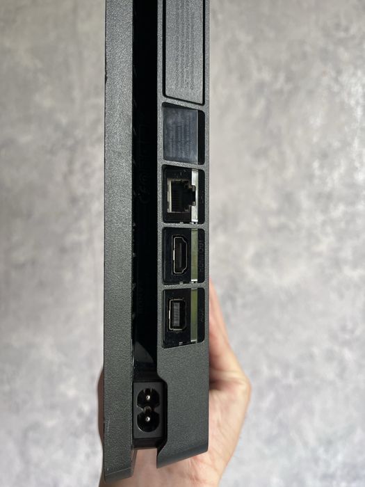 Продам Playstation 4