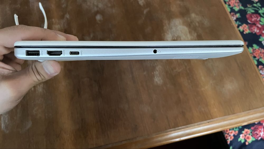 Hp Laptop 15 - fc0002nia sotiladi