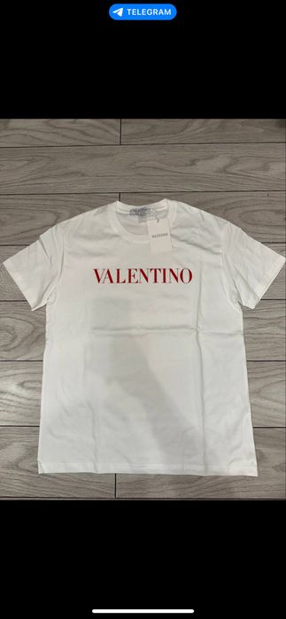Футболка:Valentino