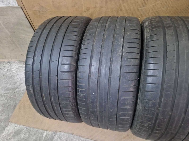 2 Pirelli R19 255/35
летни гуми Runflat 
DOT0820