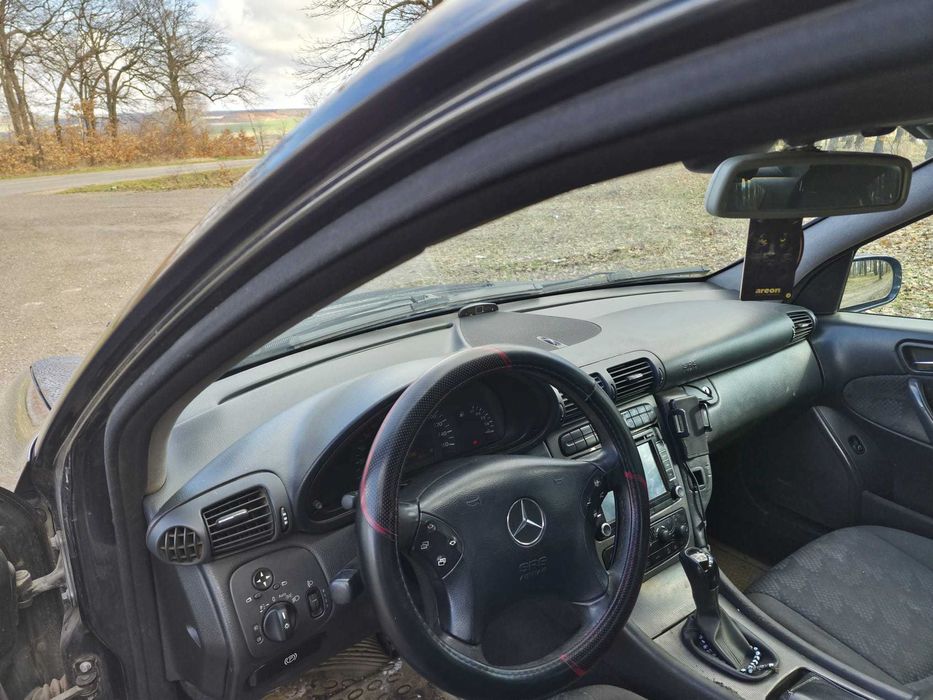 Mercedes 200   отлично