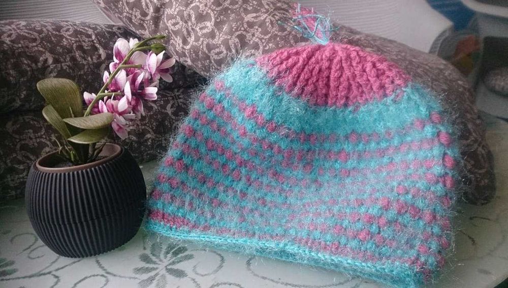 Шапки.Ръчно плетиво,безшевни.НОВИ