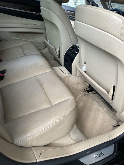 Детайлно почистване на автомобили до адрес!