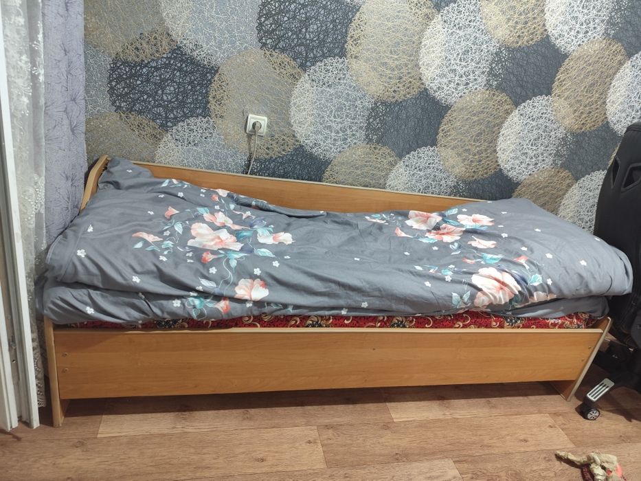 Мебель кровать,полка, компьютерный стол