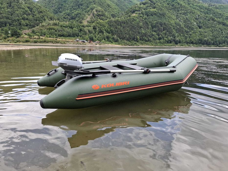 Barca gonflabila Kolibri+motorHonda BF2.3cizma scurta(unic proprietar)