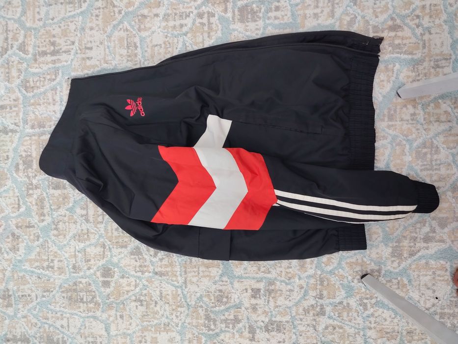 Ветровка adidas, s размер