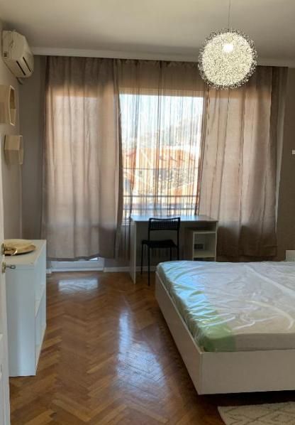 Дава се под наем Тристаен апартамент в Пловдив, Център - 90 кв.м за 670 € - Снимка #3