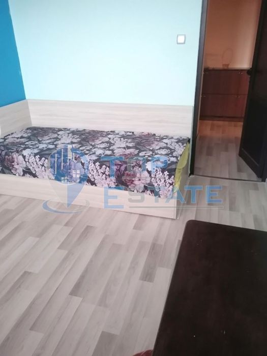 Тристаен, южен, обзаведен апартамент в центъра на град Велико Търново