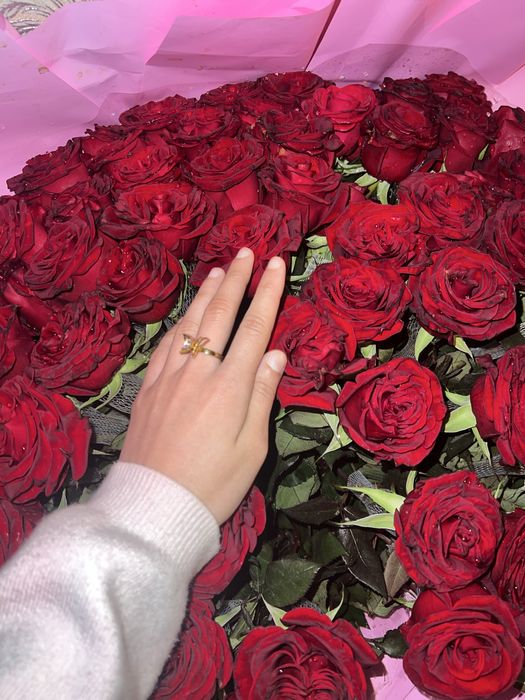 Цветы 101 красные розы