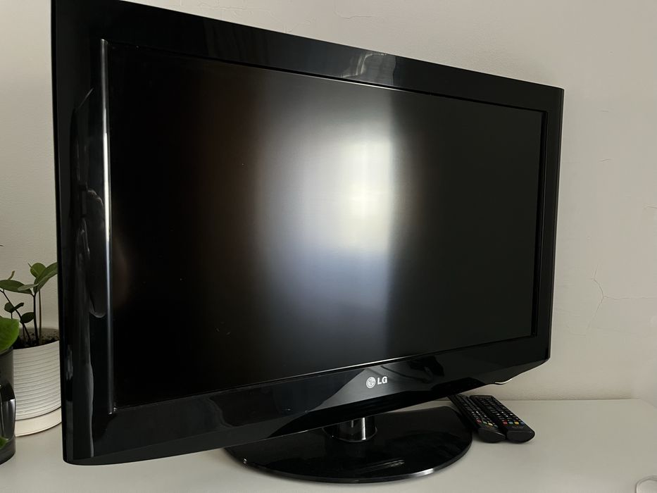 Телевизор LG 32LH2000