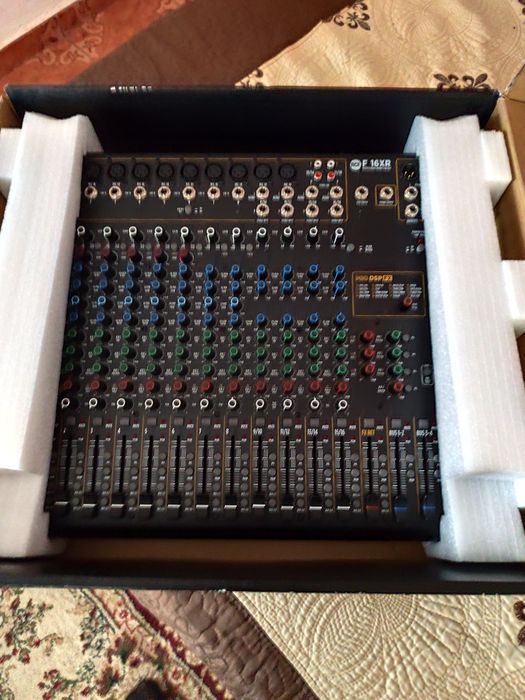 Vând mixer pasiv RCf f 16 xr