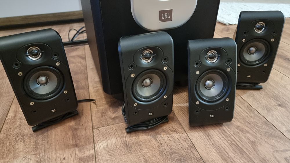 Активен субуфер JBL sub 200/230 и сателити