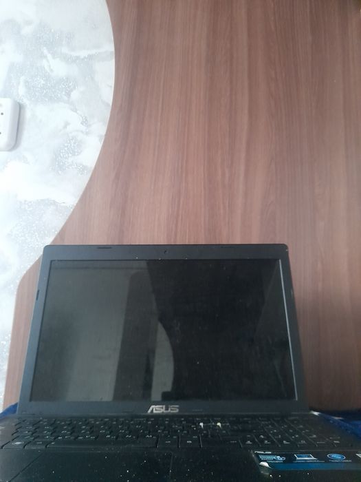 Продам ноутбук на запчасти
