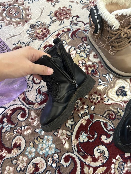 Срочно продам ботинки