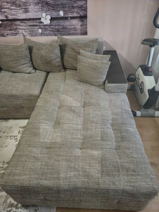 Разтегателен диван