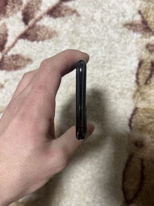 Продам айфон 11 про