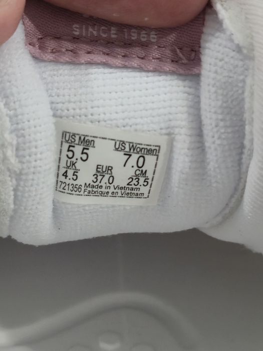 Дамски маратонки  VANS -нови