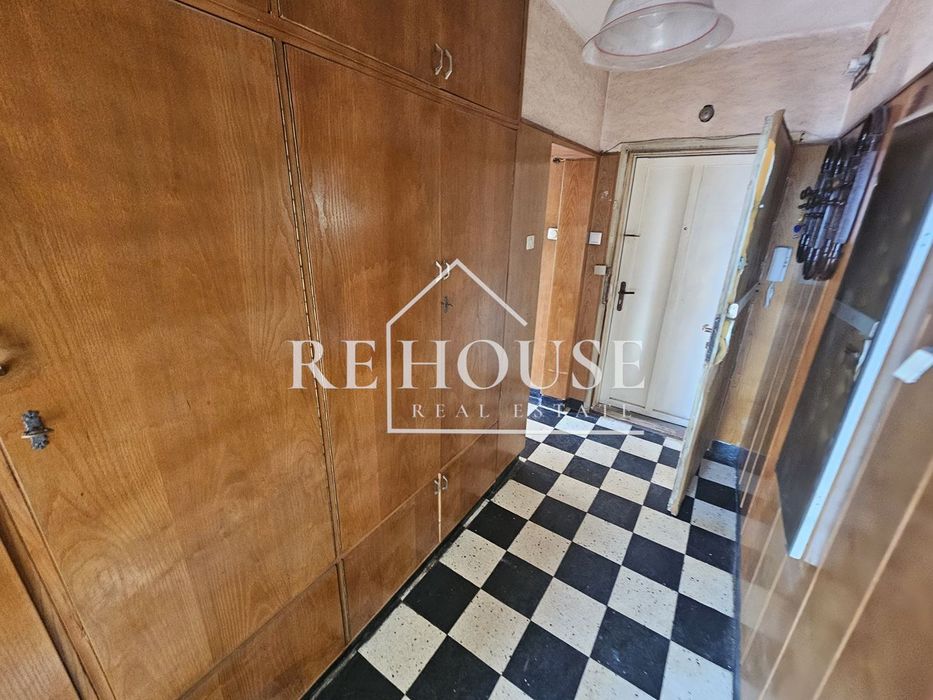 Продава се Тристаен апартамент в Варна, Левски - 95 кв.м за 1642 €/кв.м - Снимка #11