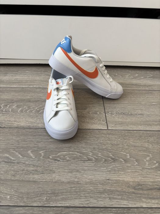 Adidasi Nike Court Royale AC noi