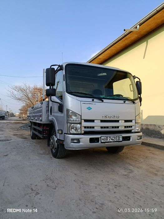 Isuzu avtobusdan terilgan mator karobka zadni mos avtobus