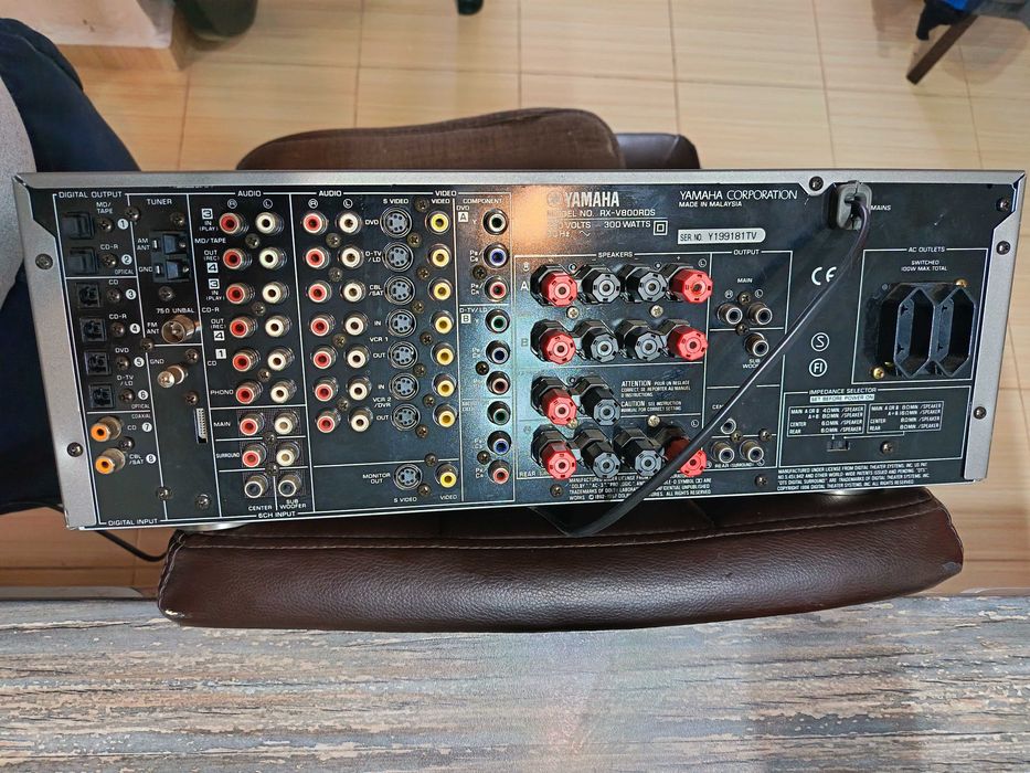Ресивър Yamaha v800rds