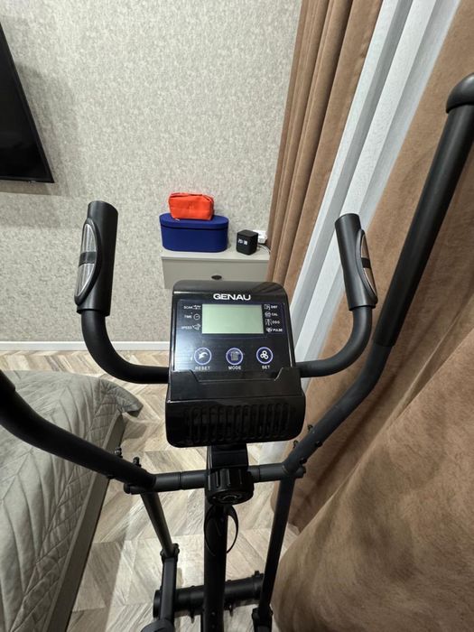 Продам велотренажер Genau