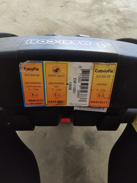 Намалена цена! Столче и база за кола Maxi Cosi Cabriofix