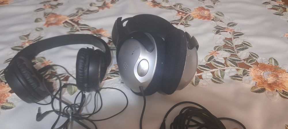 Vând 2 căști tip DJ  Karaoke